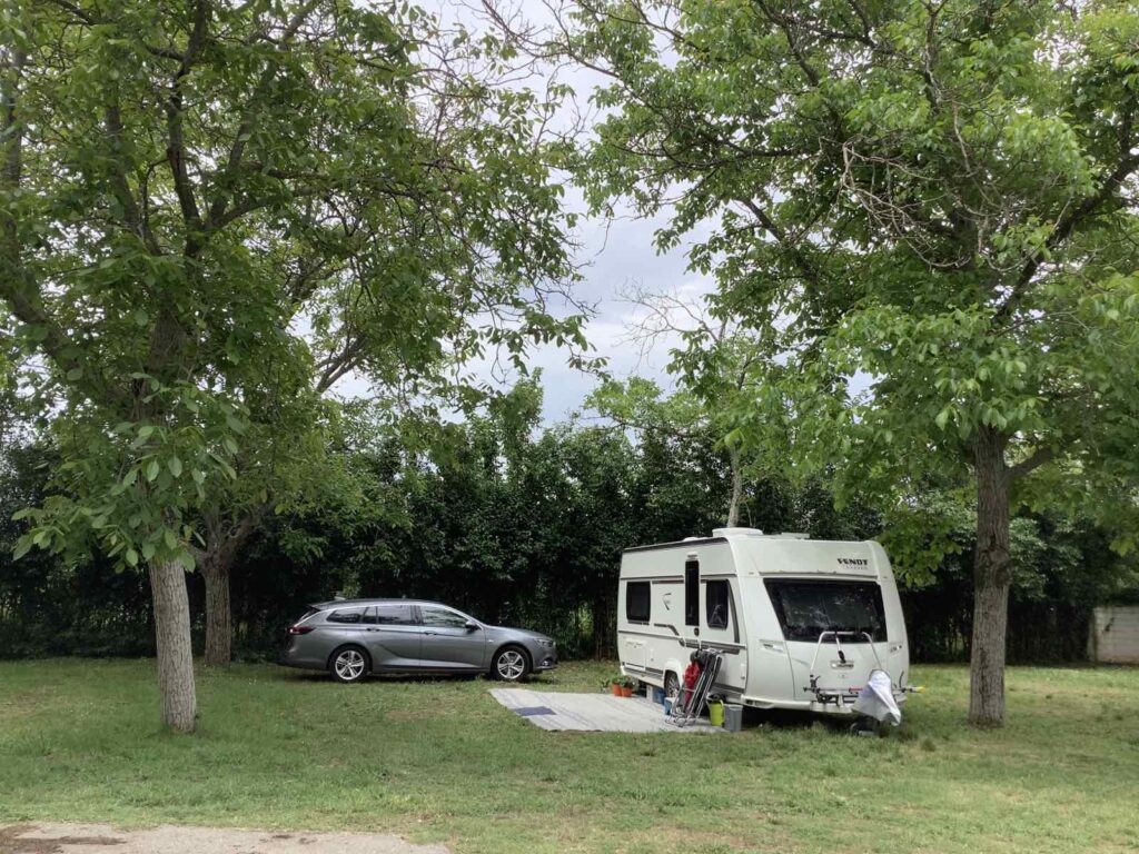 Camping-Paleologio-Mystras-shade