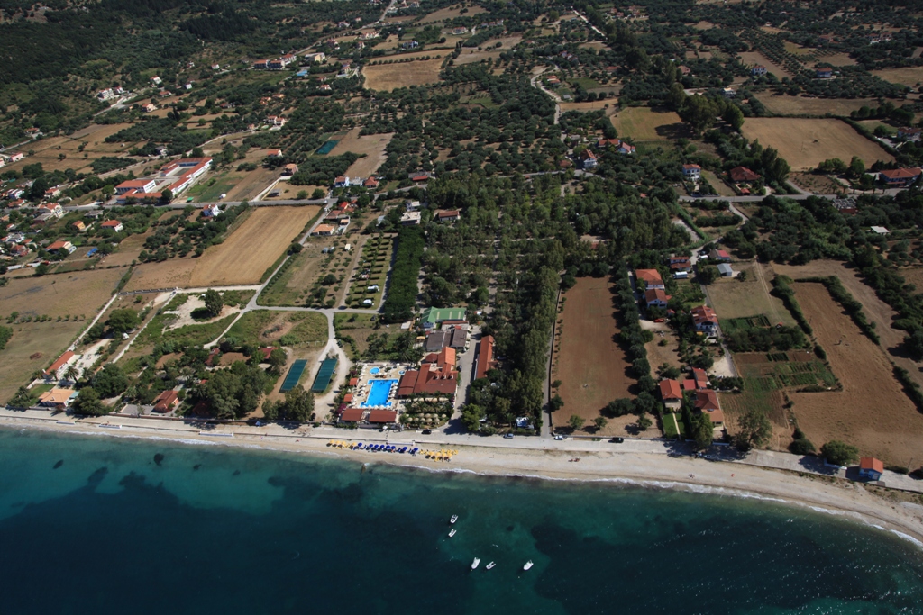 KARAVOMYLOS BEACH